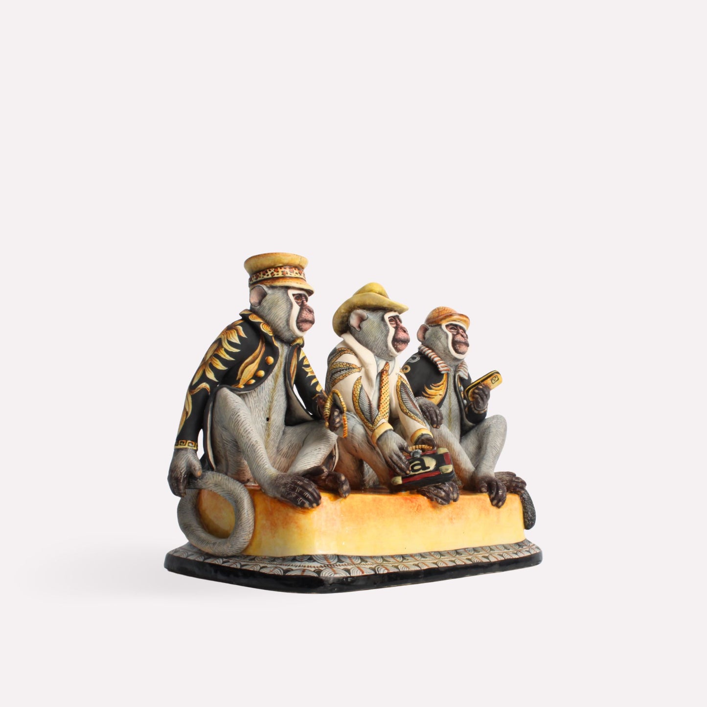 Stylish Monkeys Sculpture