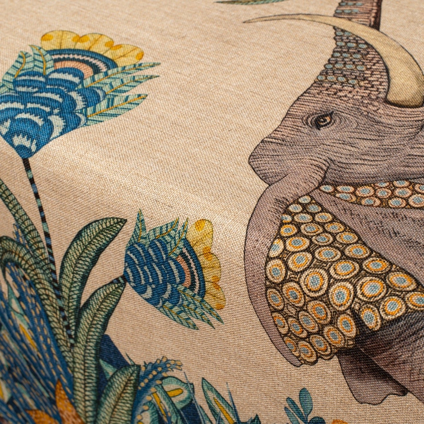 Sabie Linen Tablecloth in Tanzanite